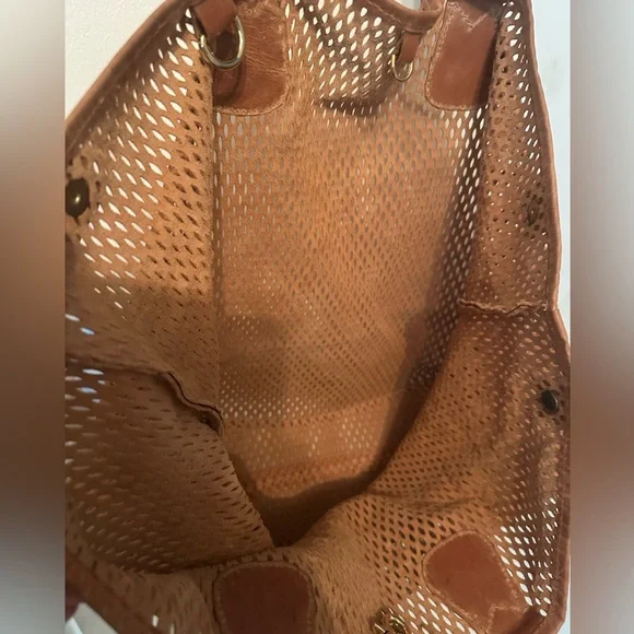 Perforated Tote Caramel Italian Mesh Leather handbag, No Label - Picture 7 of 7